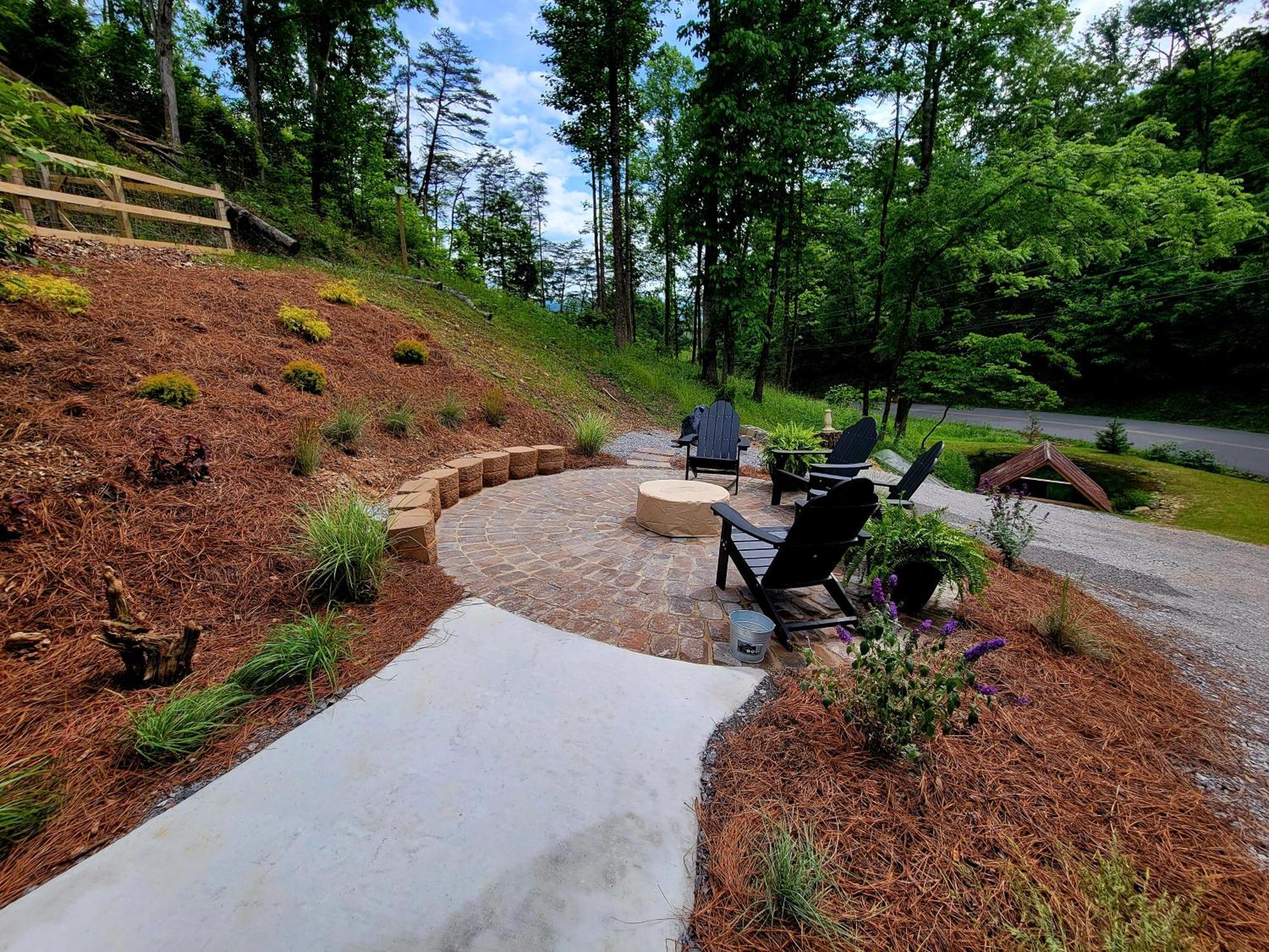 Lil Cabin In The Cove! Mtn Views, Theater, Hot Tub, Games, King Beds, Prime Location! Sevierville Exteriör bild
