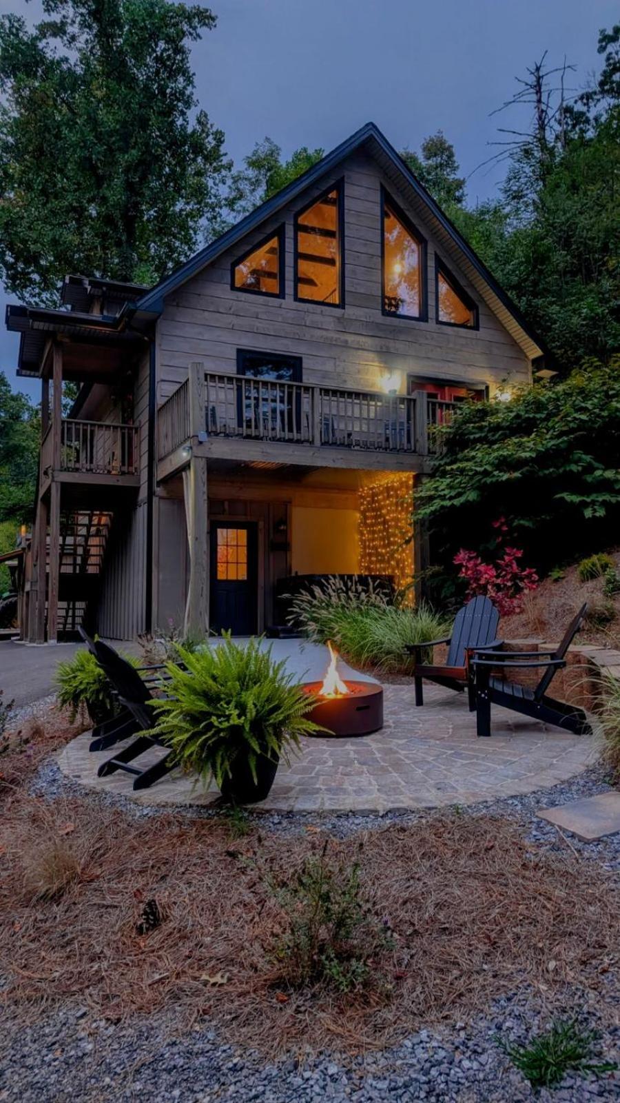 Lil Cabin In The Cove! Mtn Views, Theater, Hot Tub, Games, King Beds, Prime Location! Sevierville Exteriör bild
